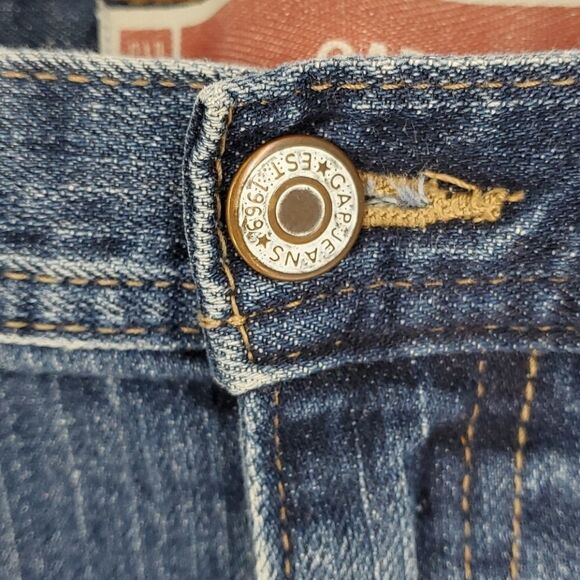 Gap denim mini skirt, size 10. 5 pockets. Wear any place skirt. Mini fun - Picture 2 of 8